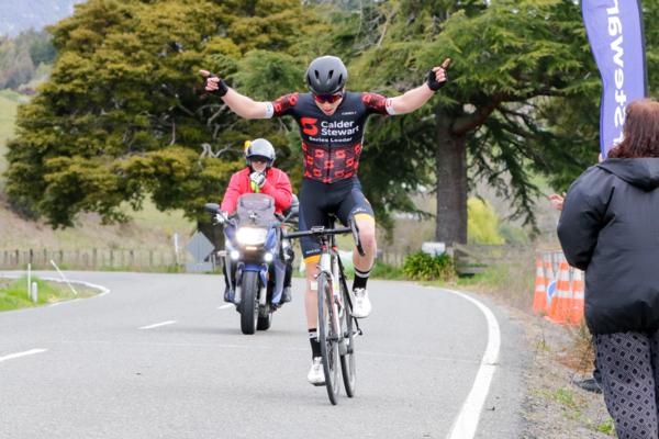 1)	Dunedin cyclist Kees Duyvesteyn had an impressive elite men's win to move into the series lead and claim three leaders jerseys in round four of the Calder Stewart Cyc.ling Series in Nelson