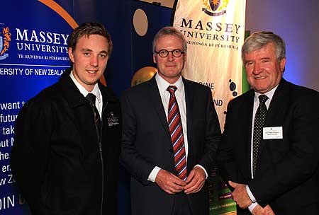 Massey agriculture student of the year Cameron Shaw with Vice-Chancelor Steve Maharey  and College of Sciences Pro Vice-Chancellor Professor Robert Anderson. 