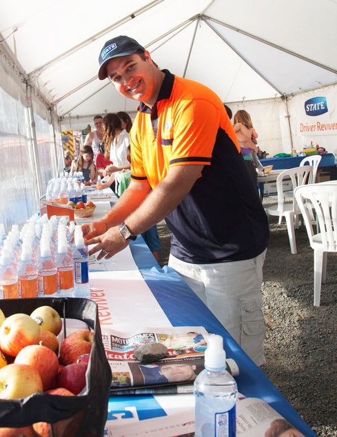 State Insurance staff offered free food and drink to encourage drivers to beat fatigue.