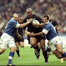 Rugby "Superstar" Jonah Lomu in action at Rugby World Cup 1999 