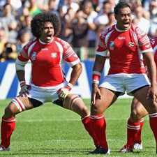 Finau Maka (left) leads the sipi tau at RWC 2007