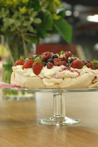 Berry topped pav