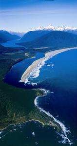 Long Reef and Martins Bay at the end of the Hollyford Track 