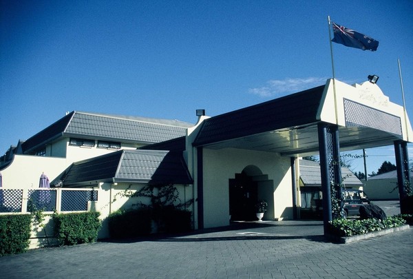 Entrance SilverOaks Inn Manukau