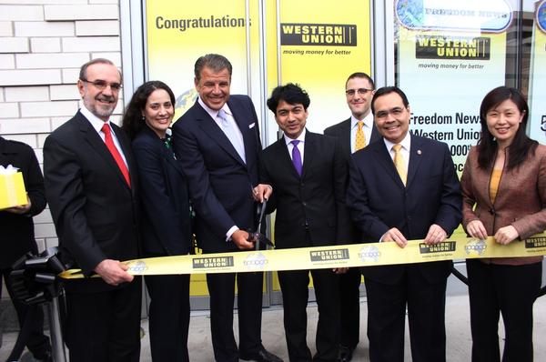 Ribbon-cutting ceremony in New York City, 24 April 2012