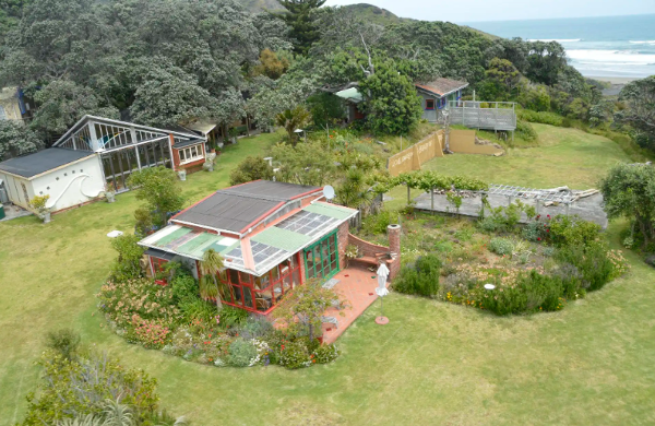 Bethells Beach Cottages