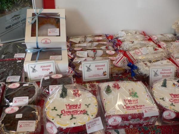 AWARD-WINNING Paraparaumu Bakery Kapiti Cakes creates the most delicious Christmas Cakes for your next corporate gift.