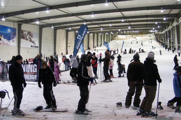 Skiing and Snowboarding at Snowplanet