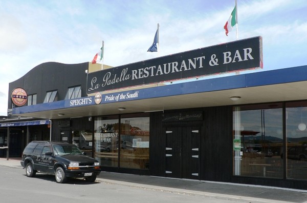 Exterior La Padella and Bar Wellsford