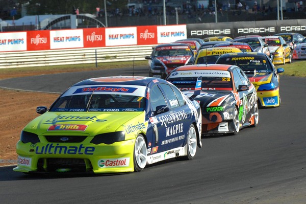  John McIntyre in the lead in last season�s opening round for the New Zealand V8s