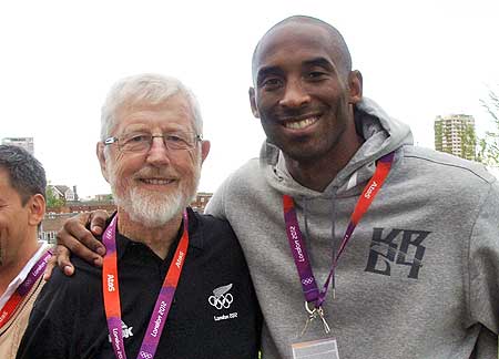 Massey University sport psychologist Professor Gary Hermansson with Kobe Bryant in London.