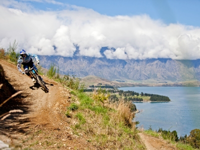 Gee Atherton takes on the Skyline track above Queenstown